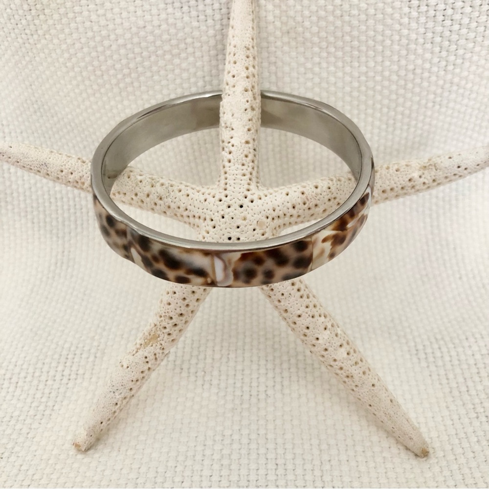 Tiger Cowrie shell bangle bracelet Silver toned inside vintage seashell inlay